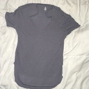 Collar bone cut-out shirt